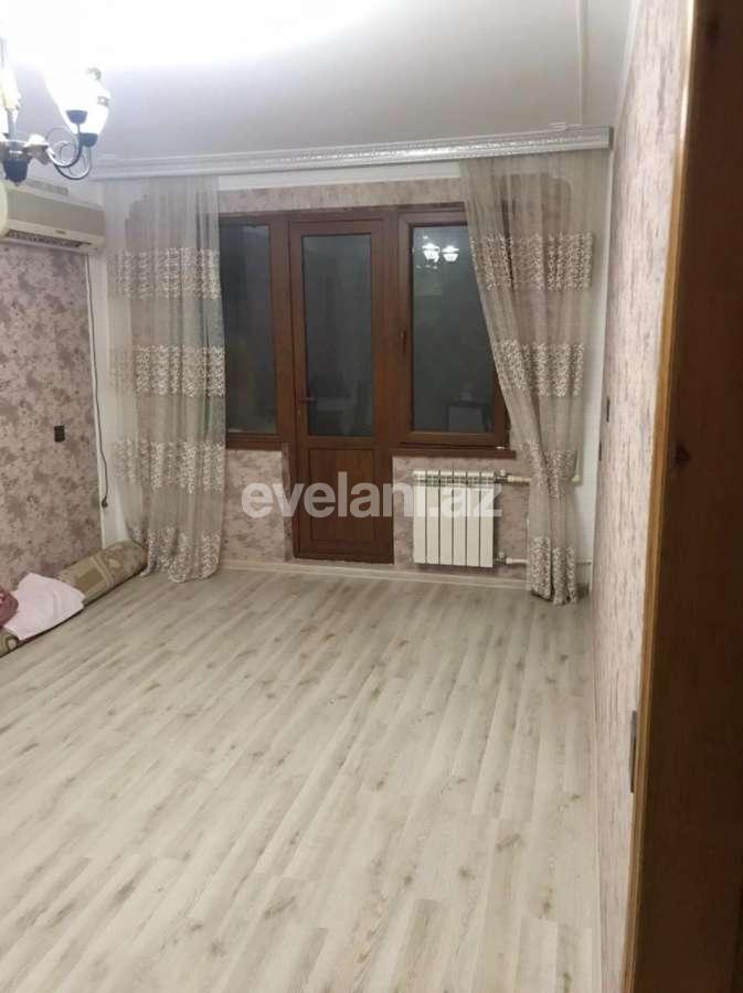 Sale, old building, 2 room, 70 m², Khalglar Doslugu m.