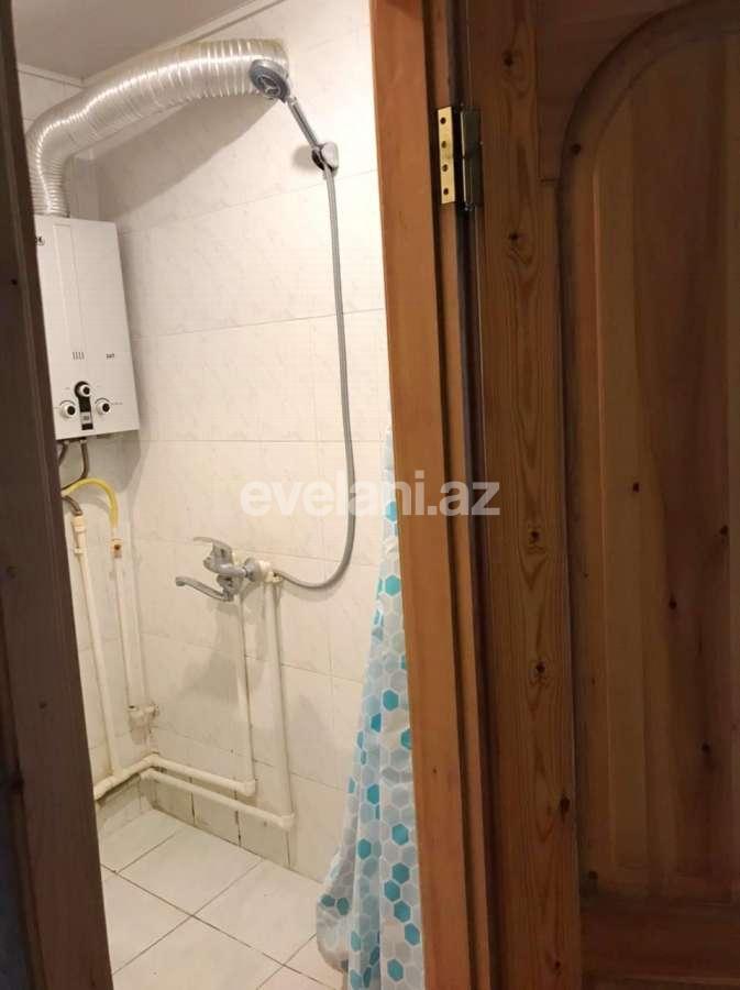 Sale, old building, 2 room, 70 m², Khalglar Doslugu m.