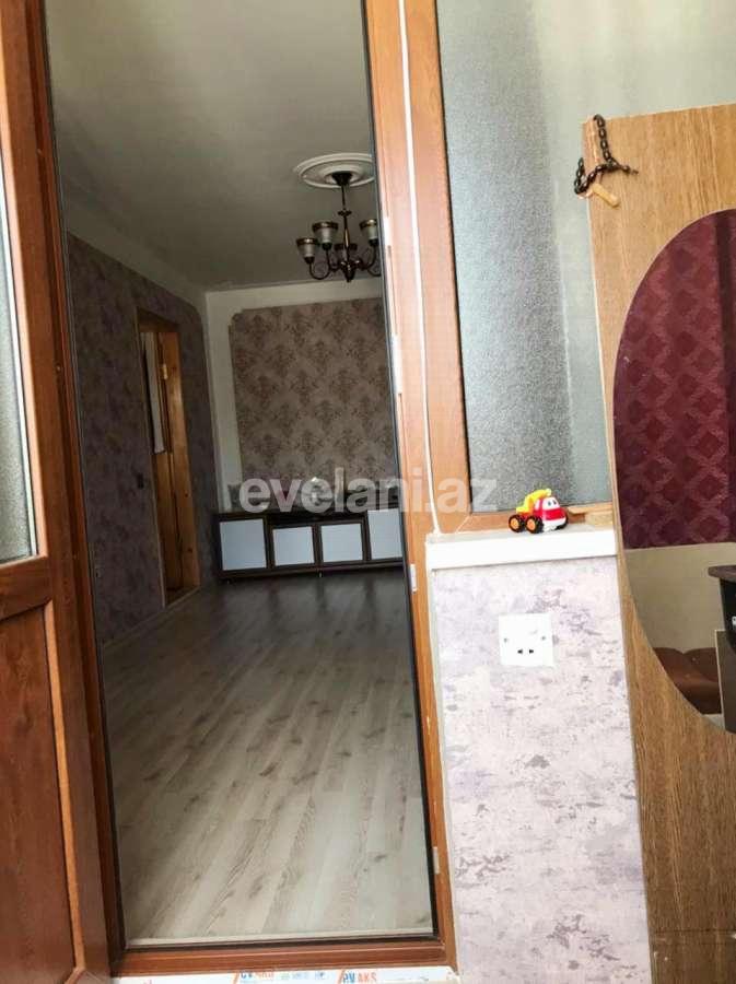 Sale, old building, 2 room, 70 m², Khalglar Doslugu m.