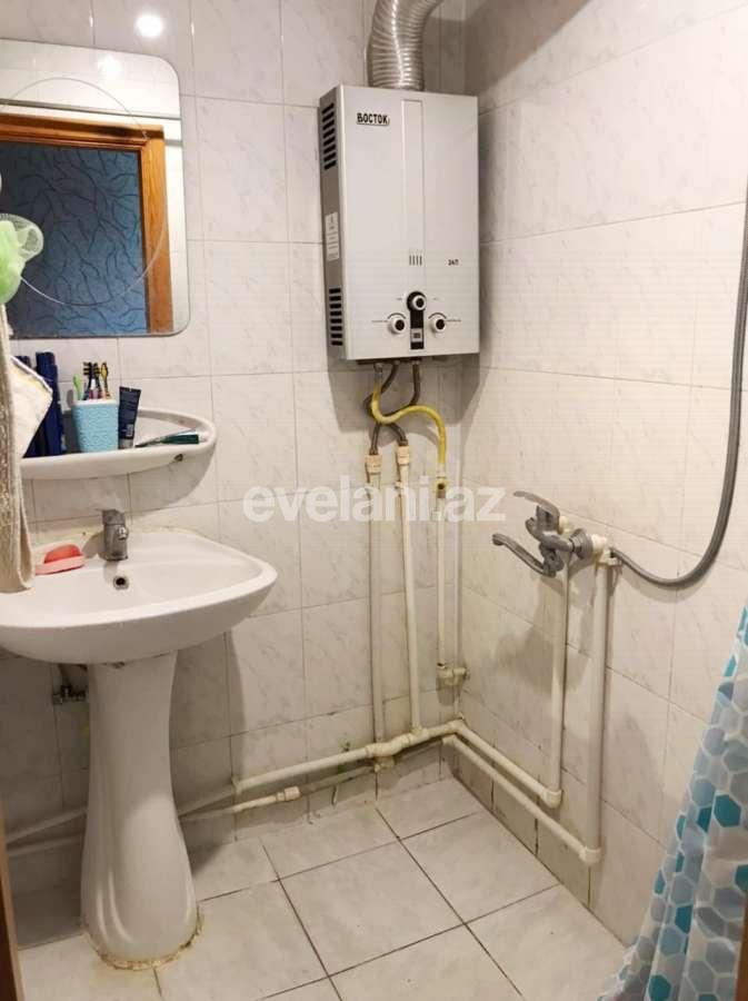 Sale, old building, 2 room, 70 m², Khalglar Doslugu m.