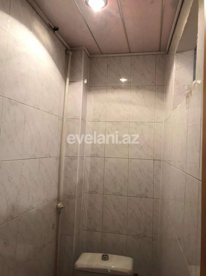 Sale, old building, 2 room, 70 m², Khalglar Doslugu m.