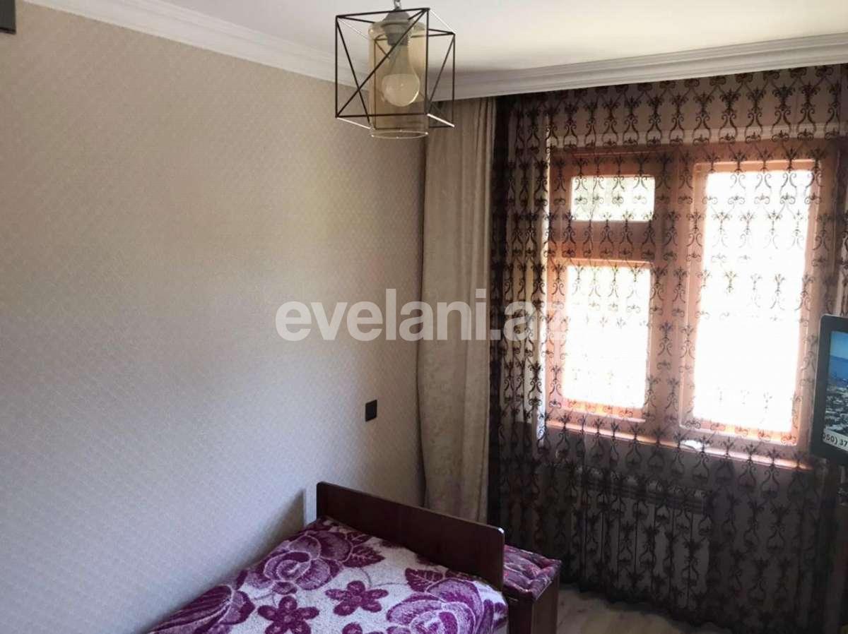 Sale, old building, 2 room, 70 m², Khalglar Doslugu m.