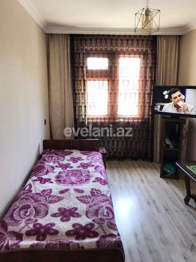 Sale, old building, 2 room, 70 m², Khalglar Doslugu m.