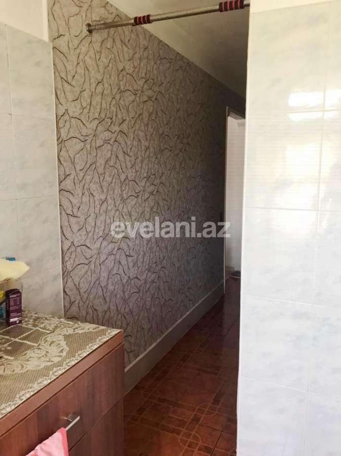 Sale, old building, 2 room, 70 m², Khalglar Doslugu m.