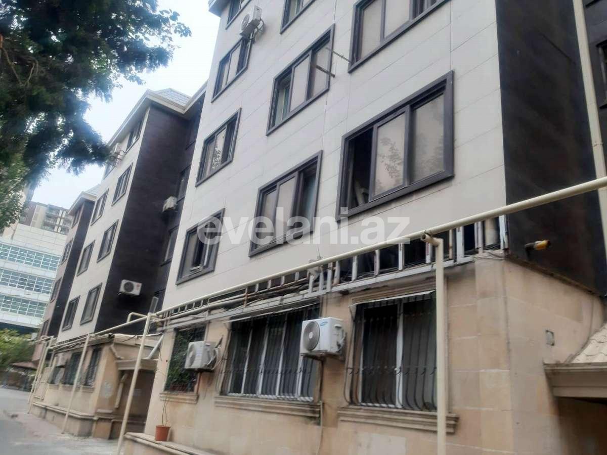 Sale, old building, 2 room, 45 m², Elmlar Akademiyası m.