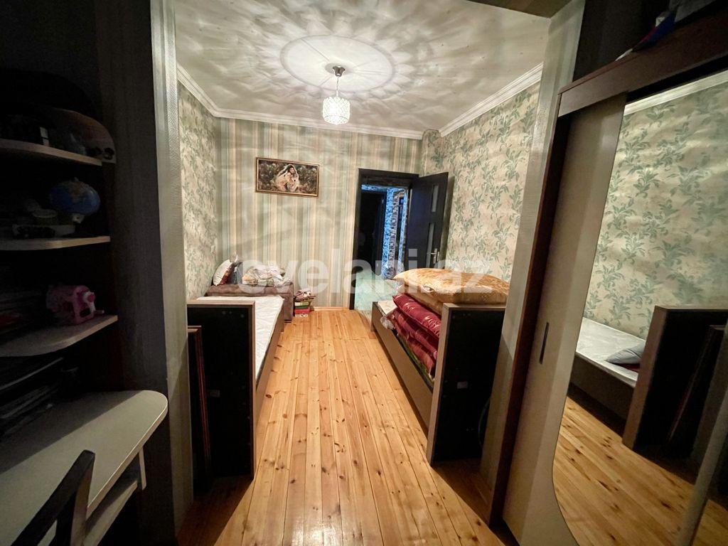 Satılır, köhnə tikili, 3 otaqlı, 80 m², Xalqlar Dostluğu m.