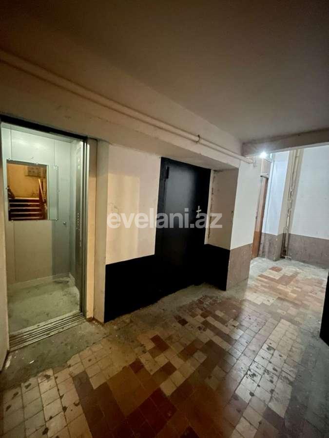 Satılır, köhnə tikili, 3 otaqlı, 80 m², Xalqlar Dostluğu m.