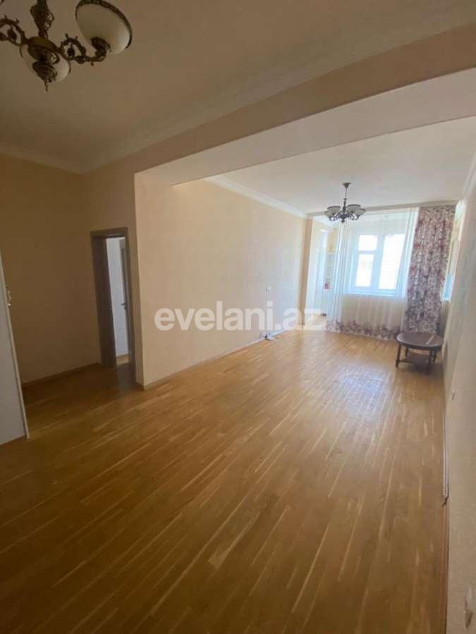 Satılır, yeni tikili, 2 otaqlı, 60 m², İnşaatçılar m.