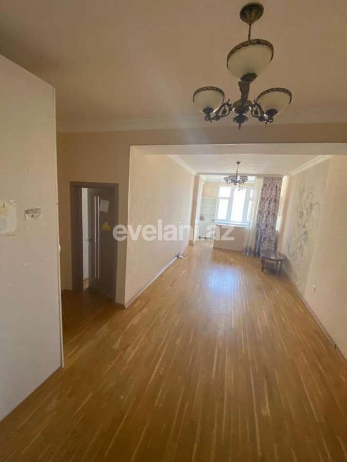 Satılır, yeni tikili, 2 otaqlı, 60 m², İnşaatçılar m.