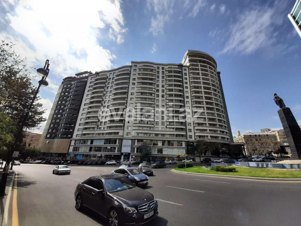 Satılır, yeni tikili, 4 otaqlı, 200 m², Nizami m.