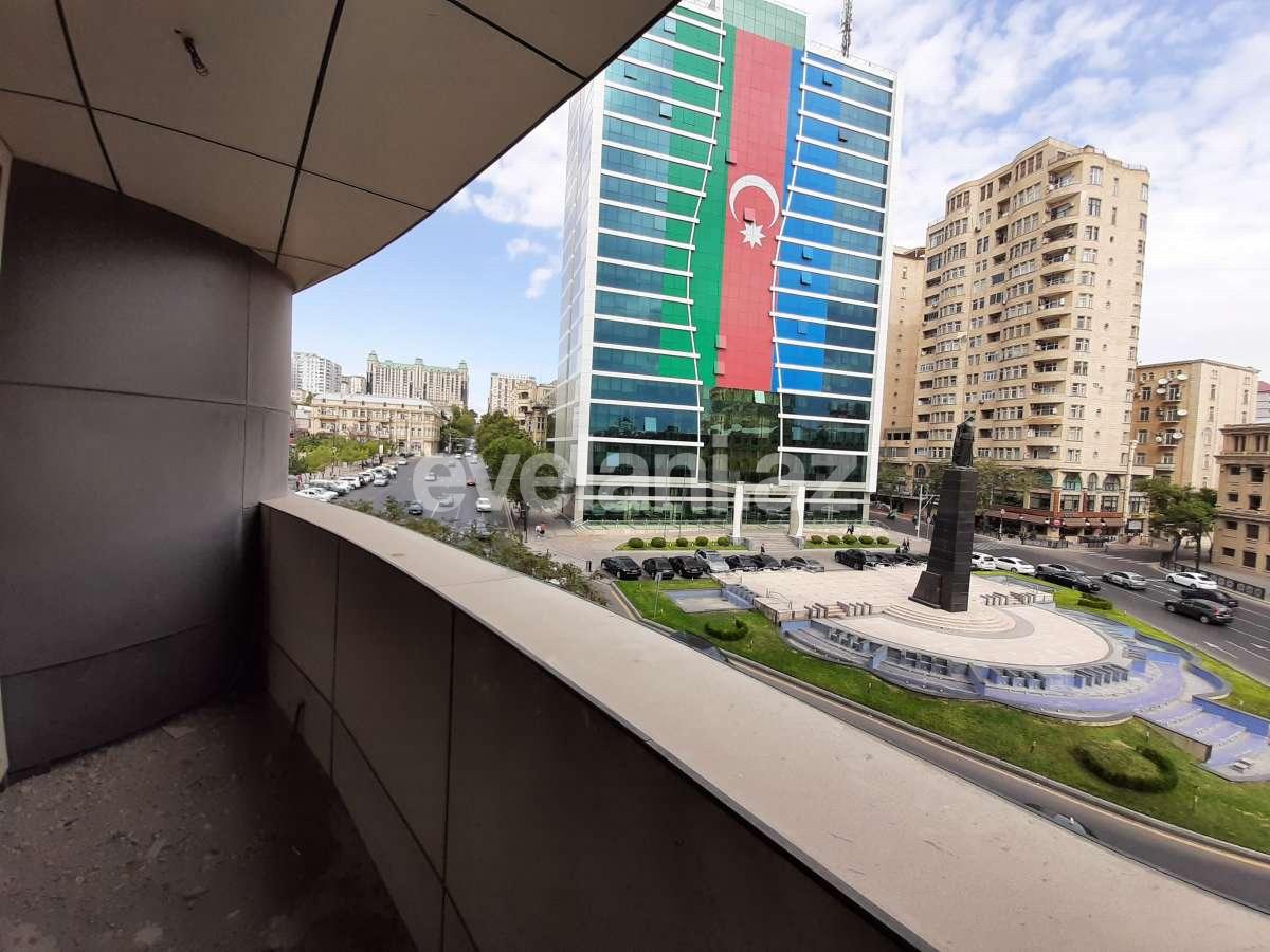 Satılır, yeni tikili, 4 otaqlı, 200 m², Nizami m.