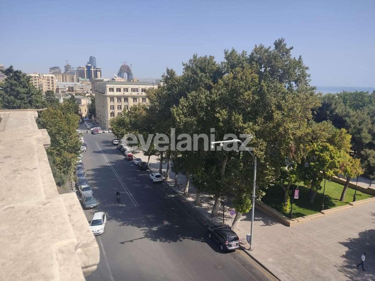 Satılır, köhnə tikili, 3 otaqlı, 70 m², İçəri Şəhər m.