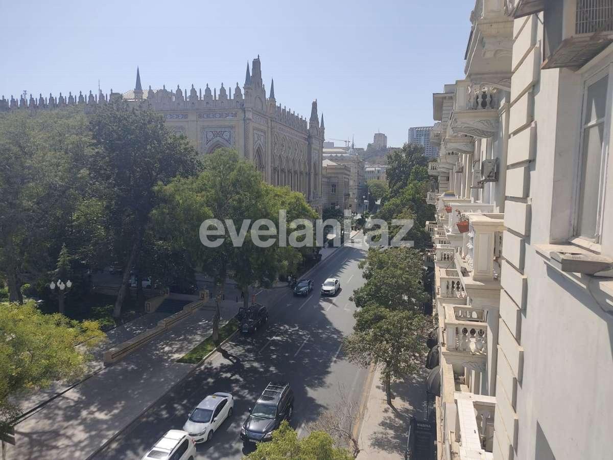 Satılır, köhnə tikili, 3 otaqlı, 70 m², İçəri Şəhər m.