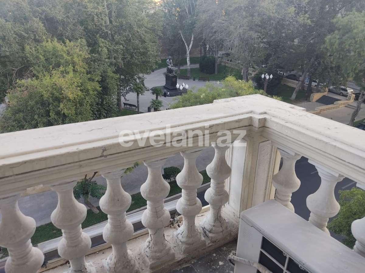 Satılır, köhnə tikili, 3 otaqlı, 70 m², İçəri Şəhər m.