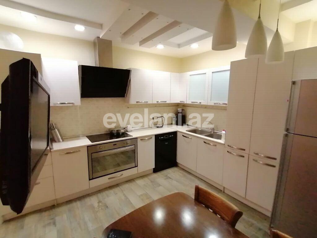 Satılır, yeni tikili, 3 otaqlı, 141 m², 8 Noyabr m.