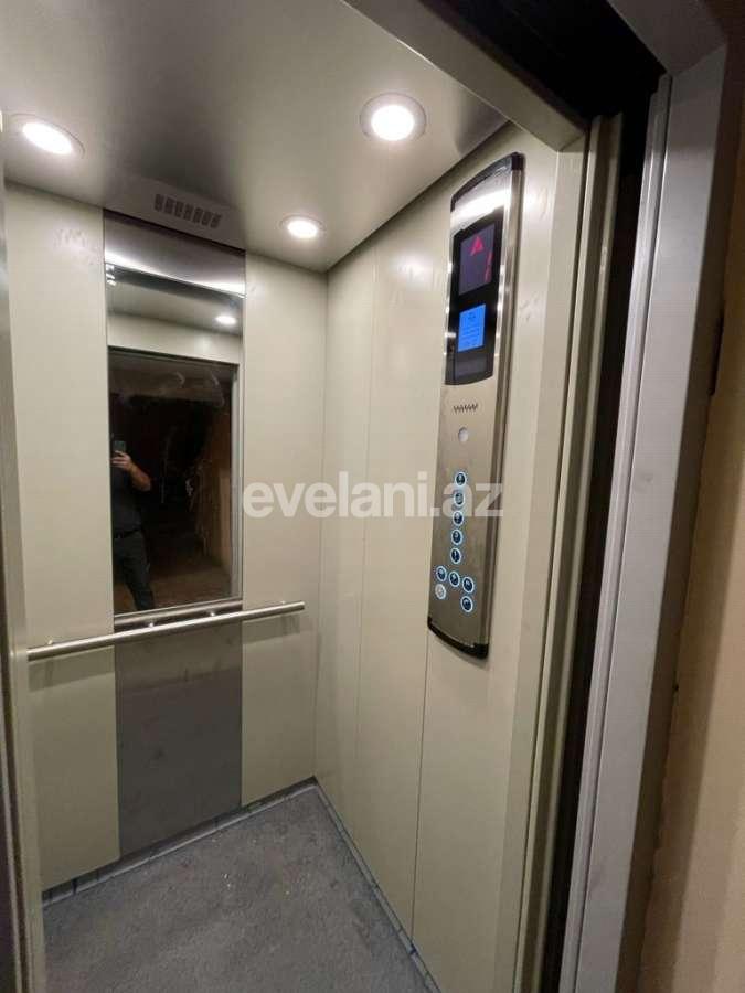 Satılır, köhnə tikili, 3 otaqlı, 80 m², Xalqlar Dostluğu m.