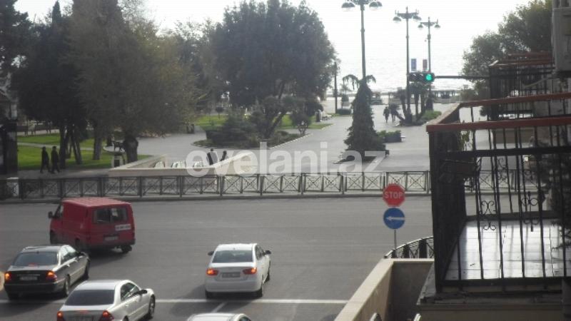 Satılır, köhnə tikili, 4 otaqlı, 100 m², Səbail r.