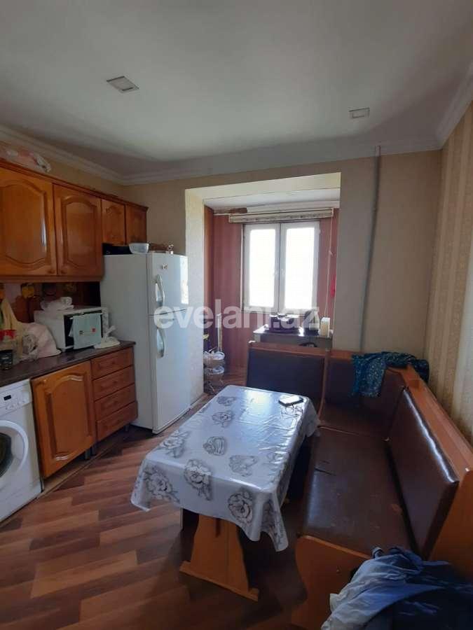 Satılır, köhnə tikili, 3 otaqlı, 75 m², Azadlıq prospekti m.