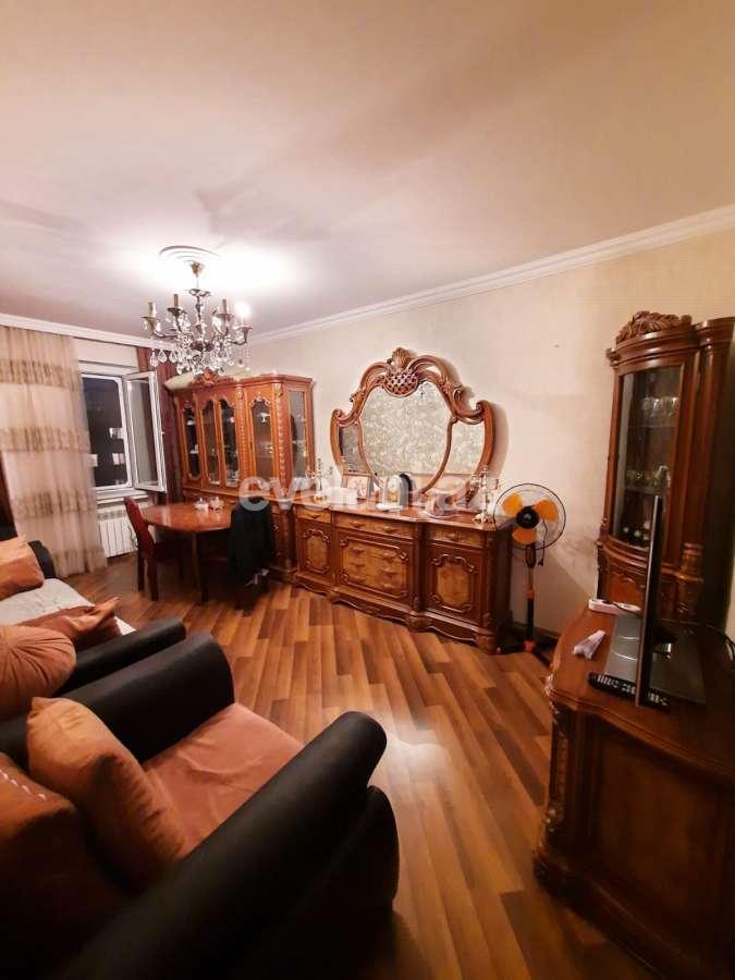 Satılır, köhnə tikili, 3 otaqlı, 75 m², Azadlıq prospekti m.