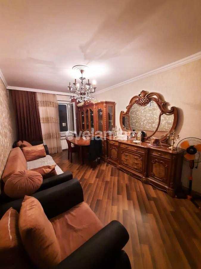 Satılır, köhnə tikili, 3 otaqlı, 75 m², Azadlıq prospekti m.