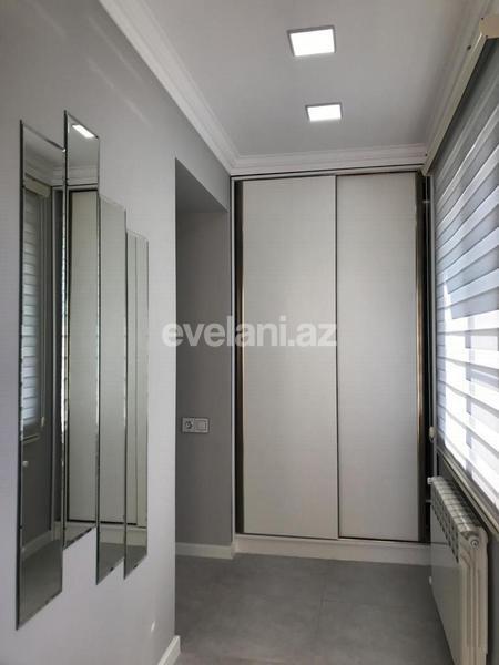 Sale, old building, 2 room, 70 m², Inshaatchilar m.