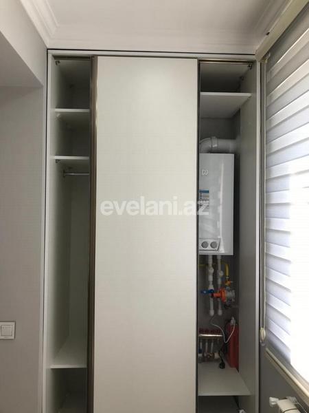 Sale, old building, 2 room, 70 m², Inshaatchilar m.