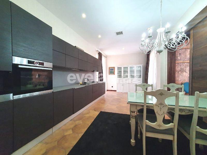 Kirayə verilir, villa, 5 otaqlı, 360 m², Şıxov q.