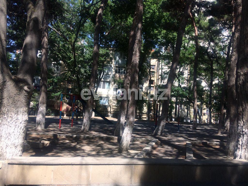 Satılır, köhnə tikili, 3 otaqlı, 71 m², Gənclik m.