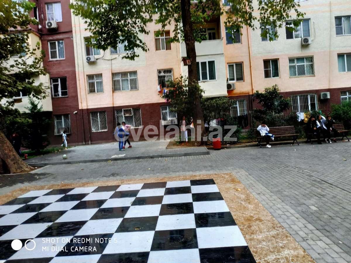 Satılır, köhnə tikili, 2 otaqlı, 60 m², Xalqlar Dostluğu m.