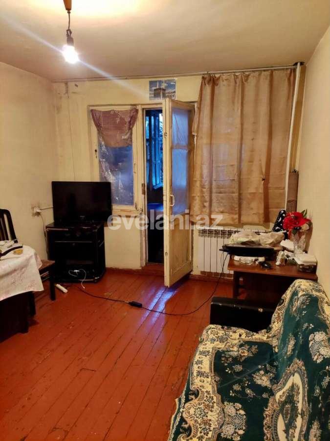 Satılır, köhnə tikili, 2 otaqlı, 60 m², Xalqlar Dostluğu m.