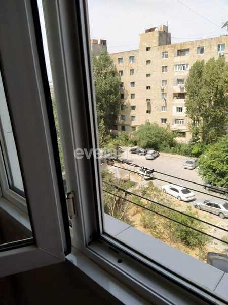 Satılır, köhnə tikili, 3 otaqlı, 80 m², Bakıxanov q.