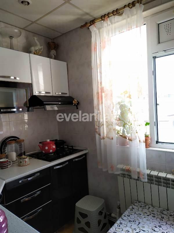 Satılır, köhnə tikili, 2 otaqlı, 52 m², Azadlıq prospekti m.