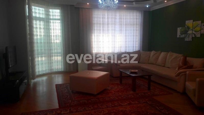 Satılır, köhnə tikili, 3 otaqlı, 174 m², Gənclik m.