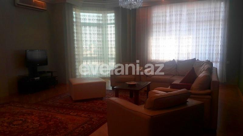 Satılır, köhnə tikili, 3 otaqlı, 174 m², Gənclik m.