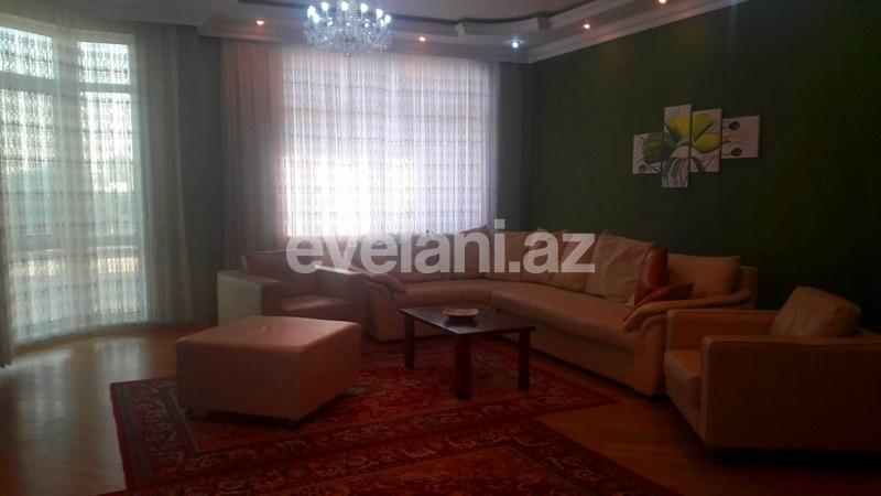 Satılır, köhnə tikili, 3 otaqlı, 174 m², Gənclik m.