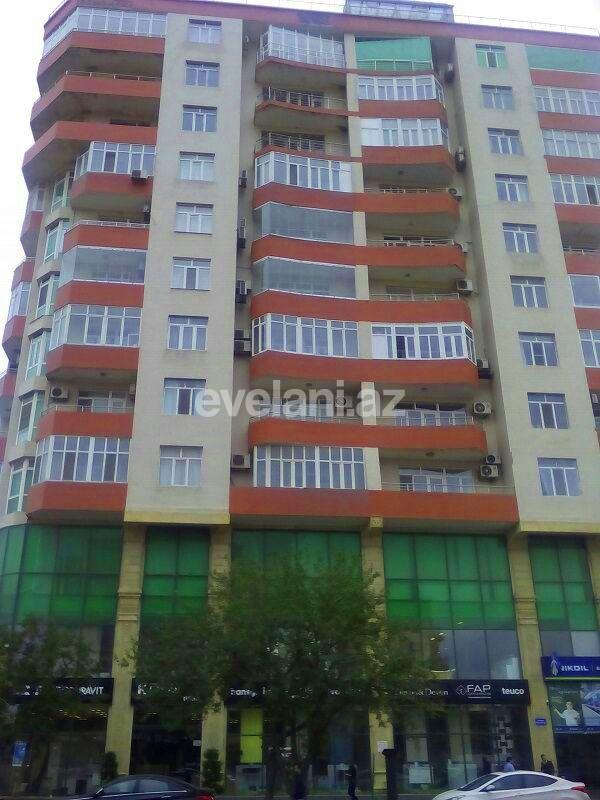 Satılır, köhnə tikili, 3 otaqlı, 174 m², Gənclik m.