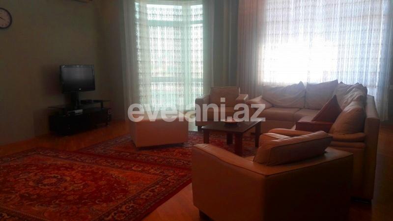 Satılır, köhnə tikili, 3 otaqlı, 174 m², Gənclik m.