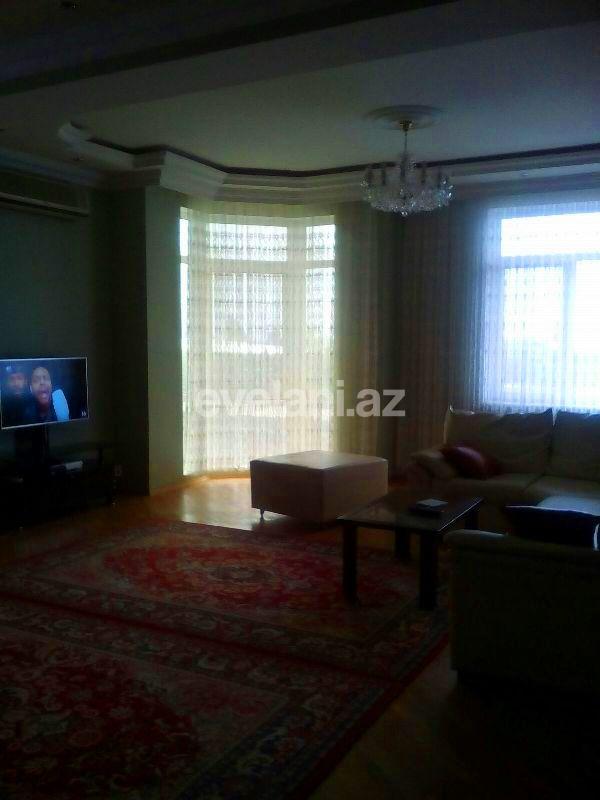 Satılır, köhnə tikili, 3 otaqlı, 174 m², Gənclik m.