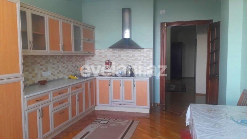 Satılır, köhnə tikili, 3 otaqlı, 174 m², Gənclik m.