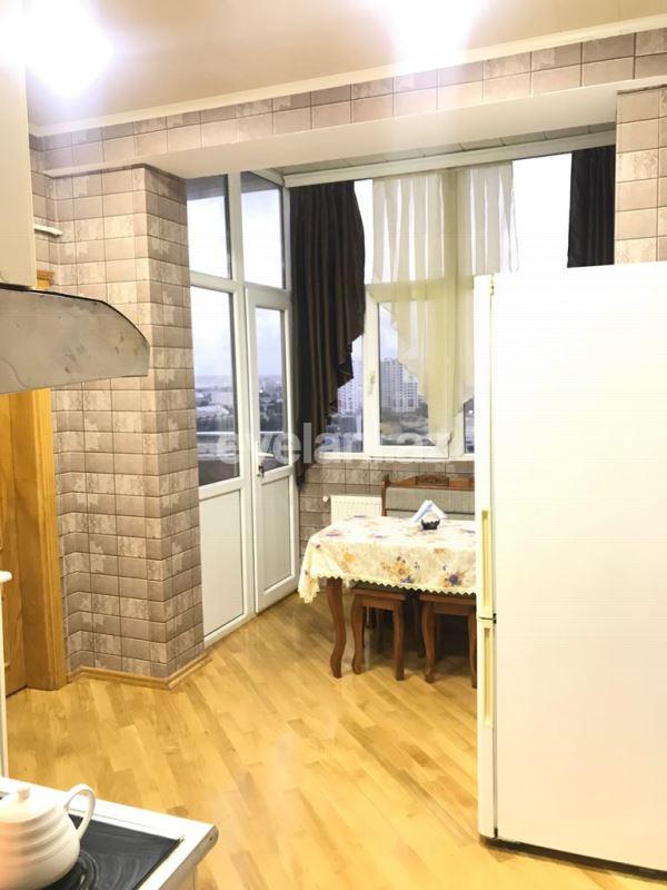 Satılır, yeni tikili, 3 otaqlı, 82 m², Azadlıq prospekti m.