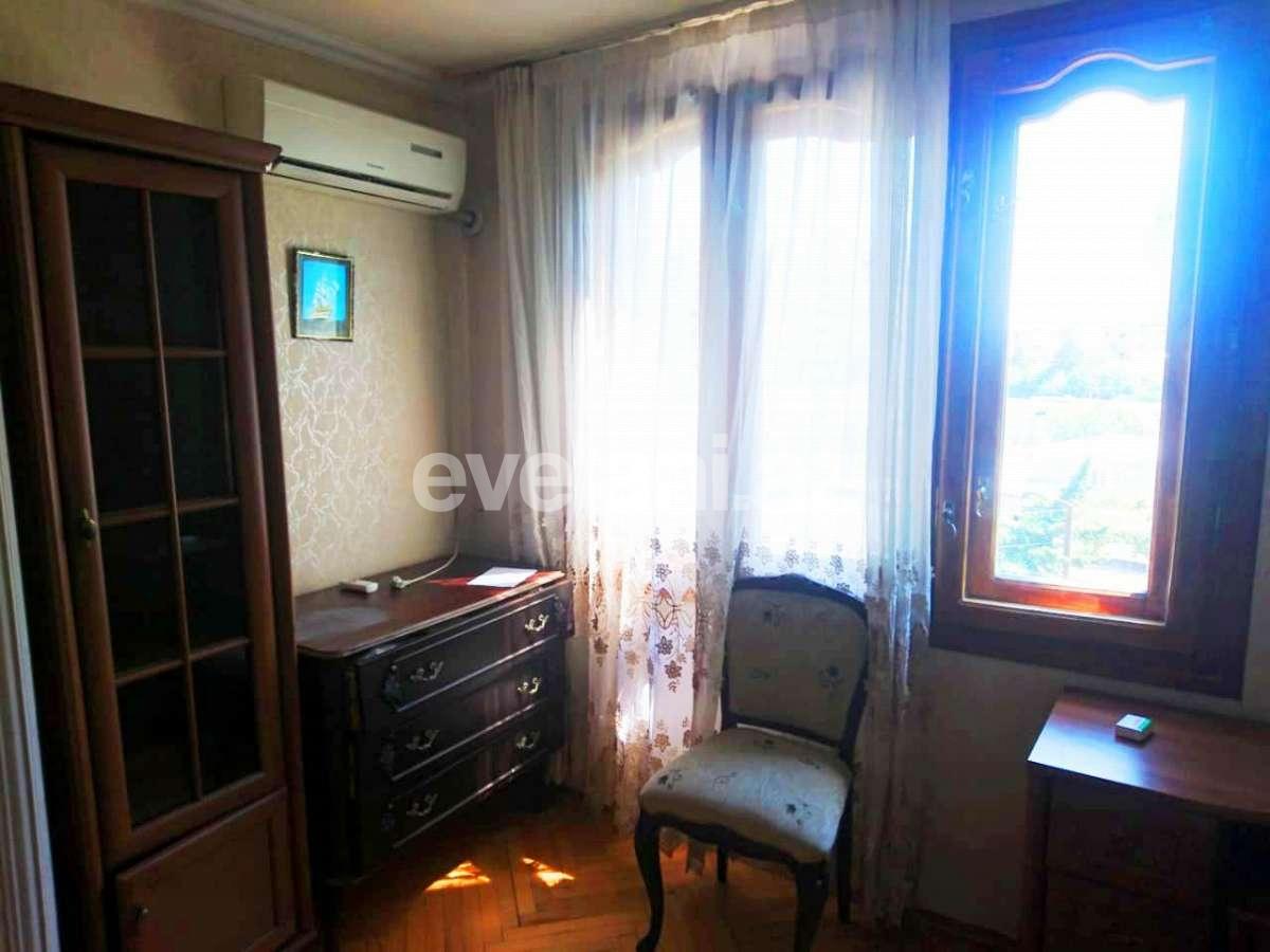 Satılır, köhnə tikili, 2 otaqlı, 55 m², Elmlər Akademiyası m.