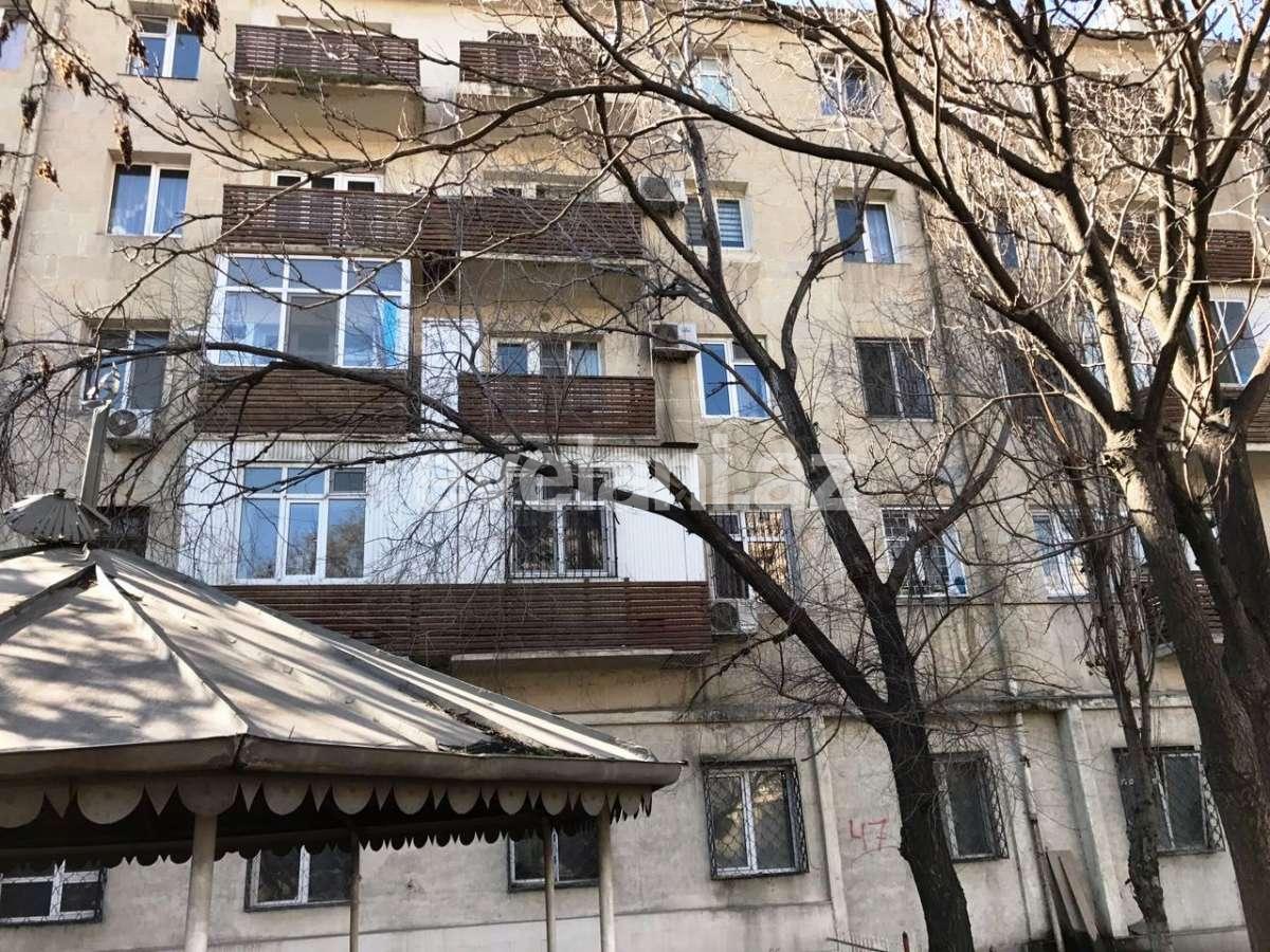 Satılır, köhnə tikili, 2 otaqlı, 55 m², Elmlər Akademiyası m.