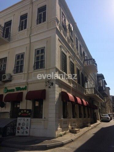 Продаётся, вторичка, 5-комнаты, 225 m², Ичери Шехер m.