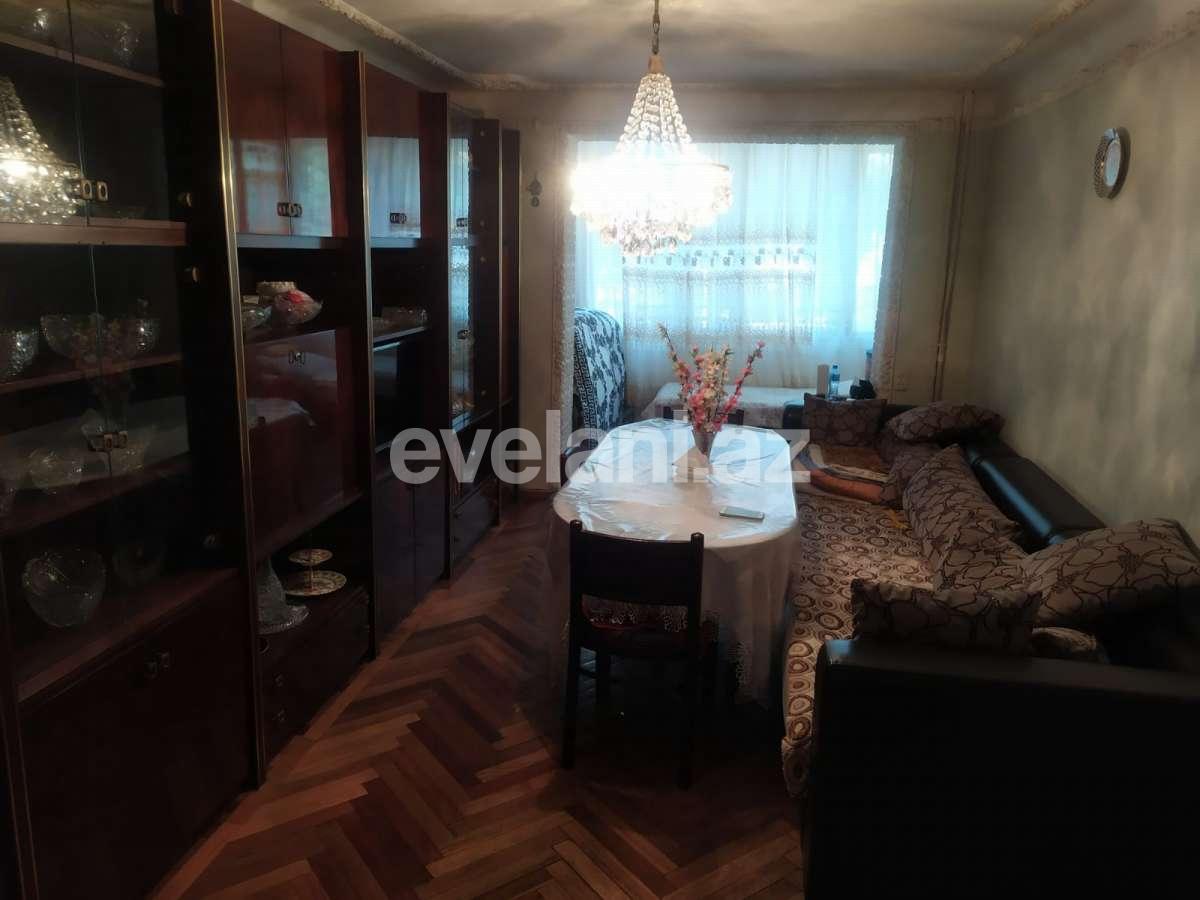 Satılır, köhnə tikili, 3 otaqlı, 70 m², İnşaatçılar m.