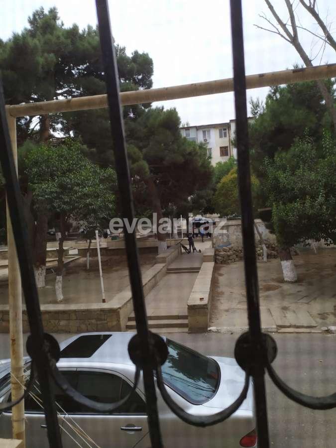 Satılır, köhnə tikili, 3 otaqlı, 70 m², İnşaatçılar m.