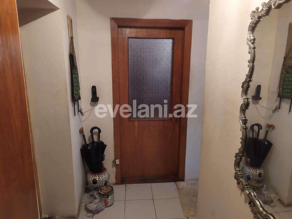 Satılır, köhnə tikili, 3 otaqlı, 70 m², İnşaatçılar m.
