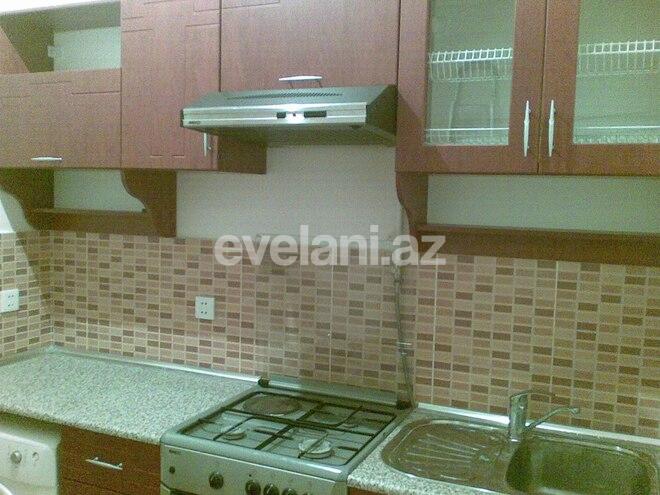 Sale, old building, 3 room, 110 m², Sabail r.