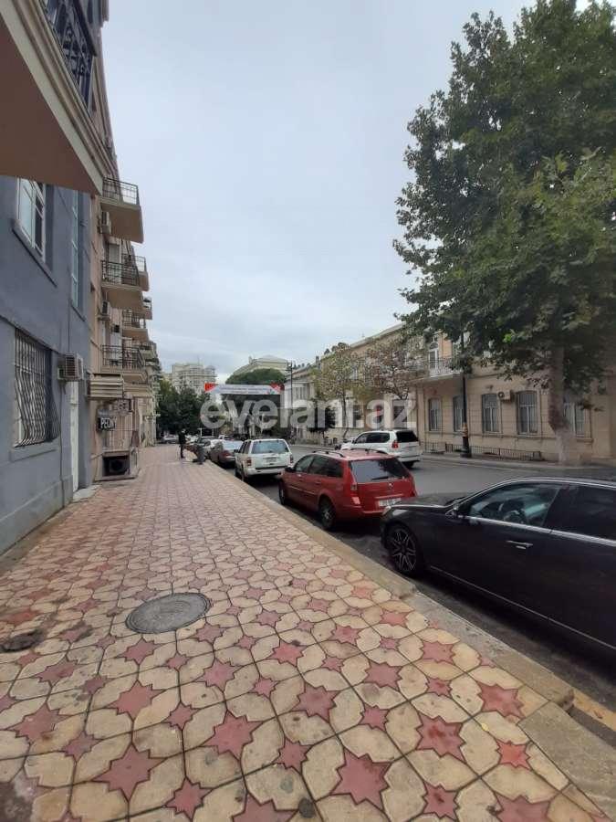 Kirayə verilir, köhnə tikili, 3 otaqlı, 100 m², İçəri Şəhər m.