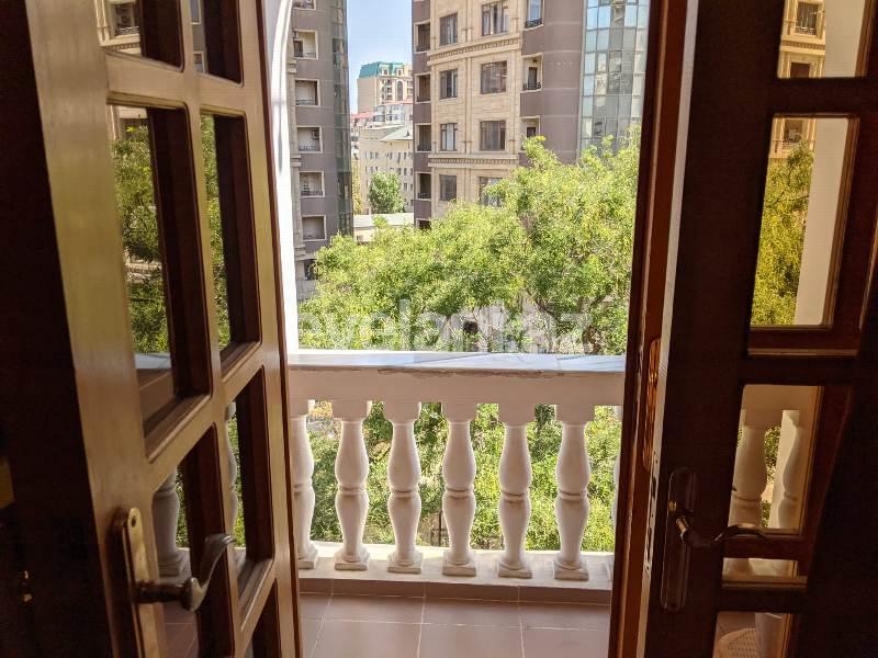 Satılır, köhnə tikili, 4 otaqlı, 120 m², Nizami m.