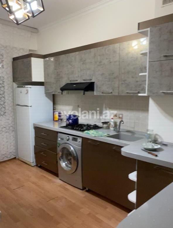 Kirayə verilir, yeni tikili, 2 otaqlı, 60 m², İnşaatçılar m.